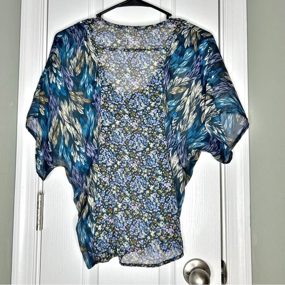 Xhilaration Sheer Blue Floral Boho Peasant Blouse Top Mini Pom Pom Trim Medium - Picture 6 of 9